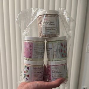 #43D $160 MIXED RETAIL AMINNAH BUNDLE